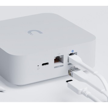 Сетевое оборудование UBIQUITI UX7 Маршрутизатор, Wi-Fi 7, 1x 10G WAN, 1x 2.5G LAN-2